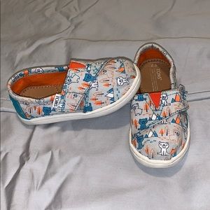 Size 7 toddler wilderness Toms